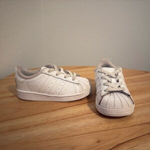 Adidas White Superstar Sneakers 6K